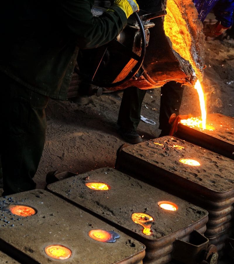 Making hot iron in foundry