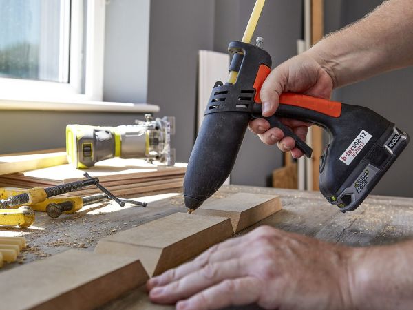 Three advantages of using hot melt adhesives for woodworking